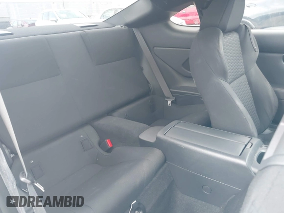 2023 Toyota 86 z VIN JF1ZNBC15P8759916, wystawiony jako IAAI lot #42160271 z przebiegiem 28 360 mil mil oraz . Historia ofert i sprzedaży dostępna na DreamBid. Obrazek 8.
