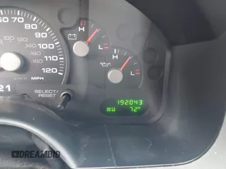 2004 Ford Explorer XLT z VIN 1FMZU73K34UA37992, wystawiony jako IAAI lot #42346103 z przebiegiem 192 043 mil mil oraz . Historia ofert i sprzedaży dostępna na DreamBid. Obrazek 7.