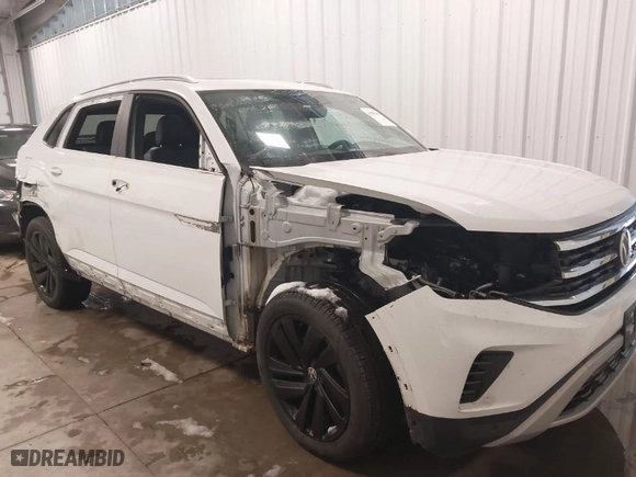 2022 Volkswagen Atlas Cross Sport 3.6L V6 SE w/Technology with VIN 1V2KE2CA2NC207116, listed as a IAAI auction lot 41082650 with 38,018 mi miles. Bid and sale history available at carsss.com. Image 1.