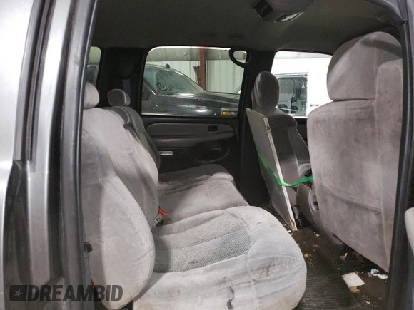 2001 Chevrolet Suburban LS with VIN 3GNFK16T81G111623, listed as a Copart auction lot 43782935 with 302,353 mi miles and Non Repairable. Bid and sale history available at carsss.com. Image 11.