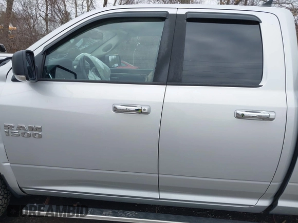 2015 Ram 1500 Big Horn z VIN 1C6RR7GT1FS537244, wystawiony jako IAAI lot #41283487 z przebiegiem 104 713 mil mil oraz . Historia ofert i sprzedaży dostępna na DreamBid. Obrazek 14.