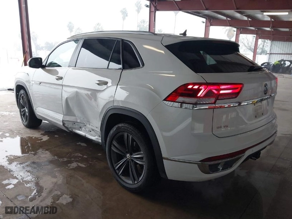 2021 Volkswagen Atlas Cross Sport 3.6L V6 SE w/Technology R-Line with VIN 1V2NE2CA4MC201281, listed as a IAAI auction lot 41242760 with 95,209 mi miles. Bid and sale history available at carsss.com. Image 3.
