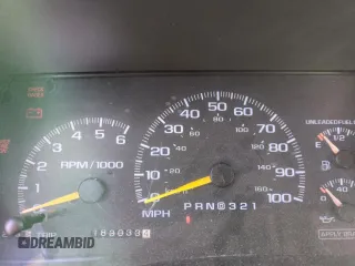 1998 GMC Suburban z VIN 3GKFK16R4WG507685, wystawiony jako Copart lot #87900735 z przebiegiem 183 033 mil mil oraz Szkoda całkowita • Salvage title. Historia ofert i sprzedaży dostępna na DreamBid. Obrazek 9.