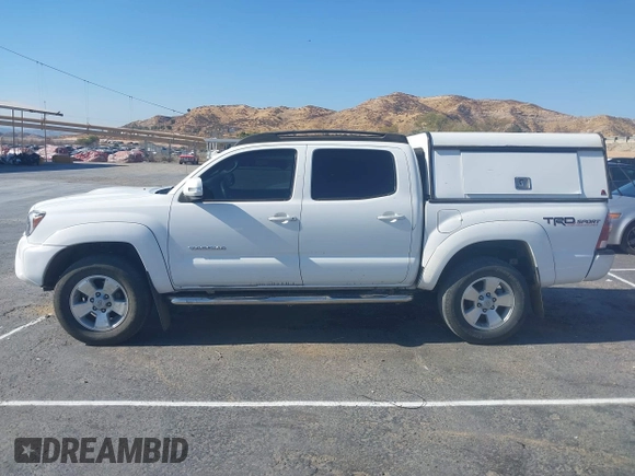 2014 Toyota Tacoma PreRunner with VIN 3TMJU4GN7EM158440, listed as a IAAI auction lot 41353276 with 1 mi miles. Bid and sale history available at carsss.com. Image 14.