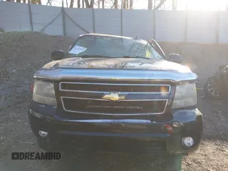 2007 Chevrolet Suburban LT with VIN 3GNGK26K37G143230, listed as a IAAI auction lot 41742956 with Not Provided miles and . Bid and sale history available at DreamBid. Image 13.