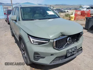 2023 Volvo XC40 Plus Bright Theme with VIN YV4L12UNXP2930656, listed as a IAAI auction lot 42524396 with 58,185 mi miles and . Bid and sale history available at DreamBid. Image 6.