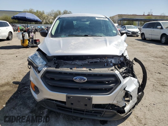 2017 Ford Escape S z VIN 1FMCU0F73HUD06275, wystawiony jako Copart lot #62875465 z przebiegiem 56 780 mil mil oraz Szkoda całkowita • Salvage title. Historia ofert i sprzedaży dostępna na DreamBid. Obrazek 5.