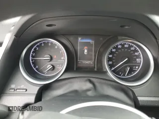 2018 Toyota Camry LE z VIN 4T1B11HK6JU092755, wystawiony jako Copart lot #59233625 z przebiegiem 110 467 mil mil oraz Szkoda całkowita • Salvage title. Historia ofert i sprzedaży dostępna na DreamBid. Obrazek 9.