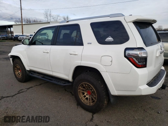 2018 Toyota 4Runner SR5 with VIN JTEBU5JR7J5513950, listed as a Copart auction lot 44197815 with 115,427 mi miles and Salvage Title. Bid and sale history available at carsss.com. Image 2.