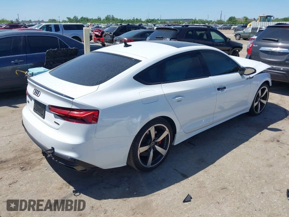 2024 Audi A5 Sportback S line Premium Plus z VIN WAUFACF52RA118986, wystawiony jako IAAI lot #41962998 z przebiegiem 2 089 mil mil oraz . Historia ofert i sprzedaży dostępna na DreamBid. Obrazek 4.