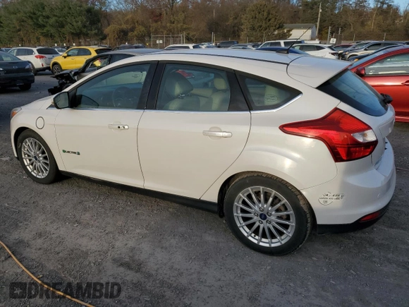 2013 Ford Focus Electric z VIN 1FADP3R46DL235601, wystawiony jako Copart lot #80040644 z przebiegiem Nie podano mil oraz Czysty tytuł • Clean title. Historia ofert i sprzedaży dostępna na DreamBid. Obrazek 2.