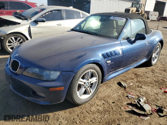 2000 BMW Z3 2.5 z VIN WBACH9342YLM92711, wystawiony jako Copart lot #76013184 z przebiegiem 119 568 mil mil oraz Czysty tytuł • Clean title. Historia ofert i sprzedaży dostępna na DreamBid. Obrazek 1.