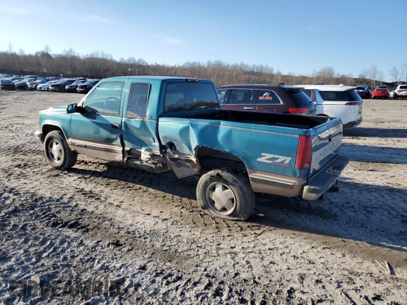 1997 Chevrolet Silverado 1500 with VIN 2GCEK19R4V1115820, listed as a Copart auction lot 47531335 with 160,917 mi miles and Salvage Title. Bid and sale history available at DreamBid. Image 2.