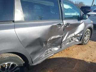 2019 Toyota Sienna XLE Auto Access Seat with VIN 5TDYZ3DC4KS971453, listed as a IAAI auction lot 41394821 with 93,308 mi miles. Bid and sale history available at carsss.com. Image 6.
