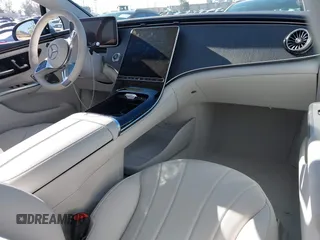 2024 Mercedes-Benz EQE 350+ z VIN W1KEG2BB3RF059619, wystawiony jako IAAI lot #41865785 z przebiegiem 790 mil mil oraz . Historia ofert i sprzedaży dostępna na DreamBid. Obrazek 5.