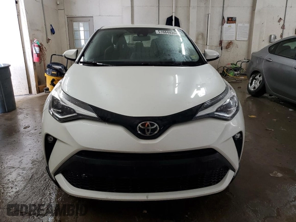 2020 Toyota C-HR LE with VIN JTNKHMBX4L1083011, listed as a Copart auction lot 51684435 with 43,490 mi miles and Salvage Title. Bid and sale history available at carsss.com. Image 5.