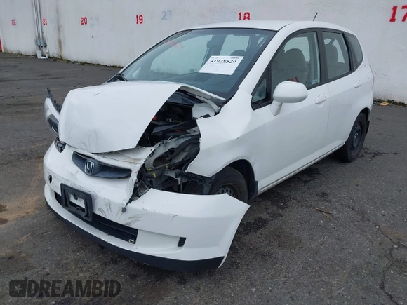 2007 Honda Fit z VIN JHMGD38447S048996, wystawiony jako IAAI lot #41928529 z przebiegiem 77 381 mil mil oraz . Historia ofert i sprzedaży dostępna na DreamBid. Obrazek 2.