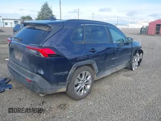 2024 Toyota RAV4 XLE Premium z VIN 2T3A1RFV0RW468912, wystawiony jako IAAI lot #42287928 z przebiegiem 14 574 mil mil oraz . Historia ofert i sprzedaży dostępna na DreamBid. Obrazek 4.