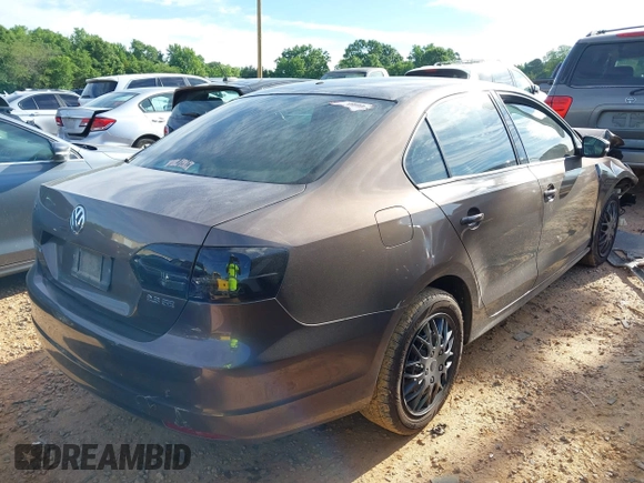 2011 Volkswagen Jetta SE z VIN 3VWDX7AJ0BM344471, wystawiony jako IAAI lot #42307475 z przebiegiem 217 998 mil mil oraz . Historia ofert i sprzedaży dostępna na DreamBid. Obrazek 4.