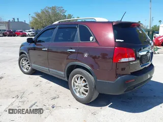 2011 Kia Sorento EX with VIN 5XYKU4A22BG136129, listed as a IAAI auction lot 41739443 with 190,405 mi miles. Bid and sale history available at carsss.com. Image 3.