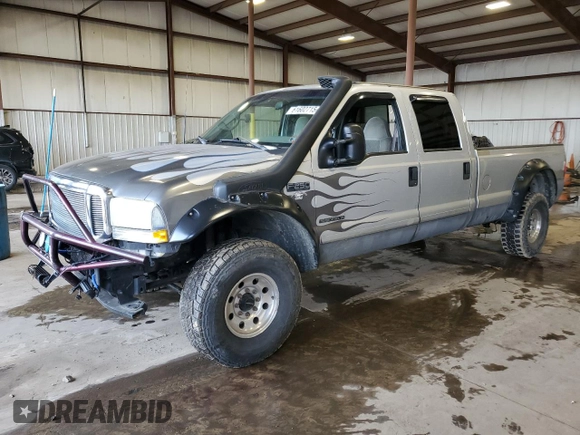 2001 Ford F-250 XL with VIN 1FTNW21F21EB83957, listed as a Copart auction lot 61602715 with 205,738 mi miles and Salvage title. Bid and sale history available at DreamBid. Image 1.