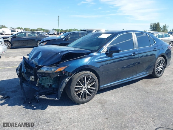 2021 Toyota Camry SE Nightshade with VIN 4T1G11AK0MU450257, listed as a IAAI auction lot 41697864 with 60,391 mi miles. Bid and sale history available at carsss.com. Image 18.
