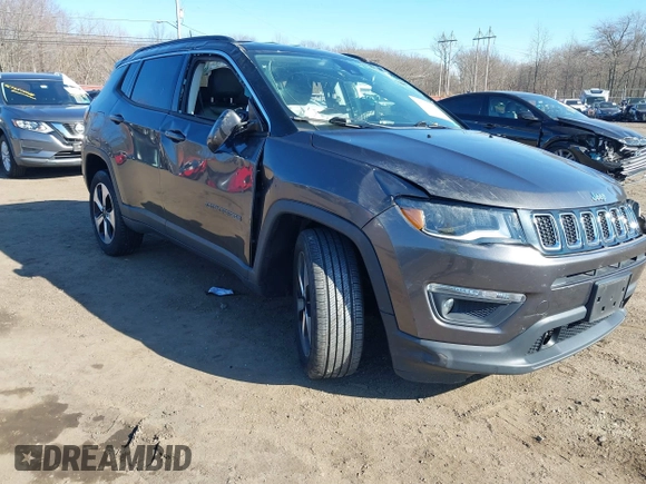 2018 Jeep Compass Altitude with VIN 3C4NJDBBXJT326322, listed as a IAAI auction lot 41757452 with 66,026 mi miles and . Bid and sale history available at carsss.com. Image 17.