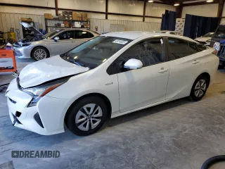 2017 Toyota Prius Two z VIN JTDKBRFU8H3045926, wystawiony jako Copart lot #45014025 z przebiegiem 79 408 mil mil oraz Szkoda całkowita • Salvage title. Historia ofert i sprzedaży dostępna na DreamBid. Obrazek 1.