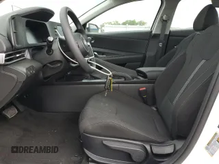 2025 Hyundai Elantra SE with VIN KMHLL4DG8SU983391, listed as a Copart auction lot 59843665 with 577 mi miles and Salvage title. Bid and sale history available at DreamBid. Image 7.