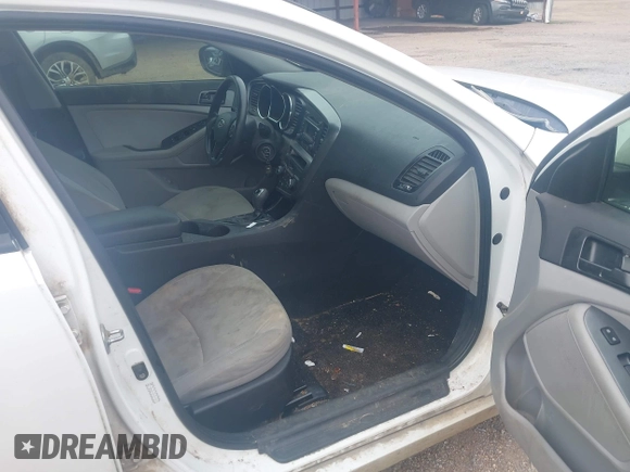 2013 Kia Optima LX z VIN KNAGM4A79D5304780, wystawiony jako IAAI lot #42277179 z przebiegiem 139 841 mil mil oraz . Historia ofert i sprzedaży dostępna na DreamBid. Obrazek 5.