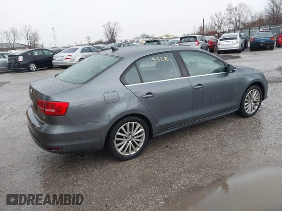 2015 Volkswagen Jetta SE with VIN 3VWD07AJ4FM306977, listed as a IAAI auction lot 41719328 with 105,680 mi miles and . Bid and sale history available at DreamBid. Image 4.