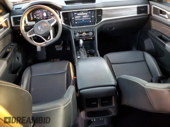 2022 Volkswagen Atlas SE z VIN 1V2KE2CA8NC204883, wystawiony jako Copart lot #87085664 z przebiegiem 63 428 mil mil oraz Nie do naprawy • Non repairable. Historia ofert i sprzedaży dostępna na DreamBid. Obrazek 8.