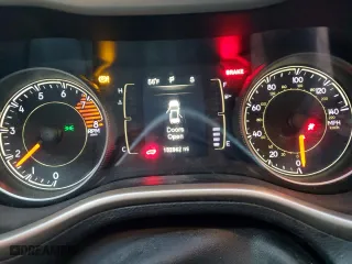 2016 Jeep Cherokee Altitude with VIN 1C4PJMCS7GW360289, listed as a Copart auction lot 87442484 with 132,562 mi miles and Clean Title. Bid and sale history available at carsss.com. Image 9.