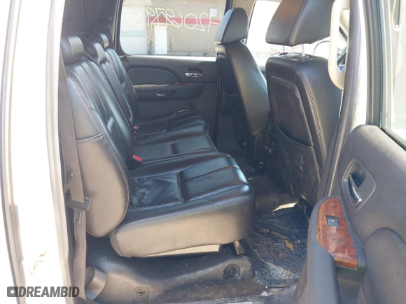 2007 Chevrolet Avalanche LTZ with VIN 3GNFK12347G281010, listed as a IAAI auction lot 42069798 with 203,042 mi miles. Bid and sale history available at carsss.com. Image 8.