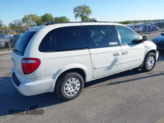 2005 Chrysler Town & Country LX z VIN 2C4GP44R65R509839, wystawiony jako IAAI lot #40433491 z przebiegiem 181 603 mil mil oraz . Historia ofert i sprzedaży dostępna na DreamBid. Obrazek 4.