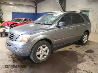 2008 Kia Sorento LX z VIN KNDJC735185845580, wystawiony jako Copart lot #50385175 z przebiegiem 142 861 mil mil oraz Szkoda całkowita • Salvage title. Historia ofert i sprzedaży dostępna na DreamBid. Obrazek 1.