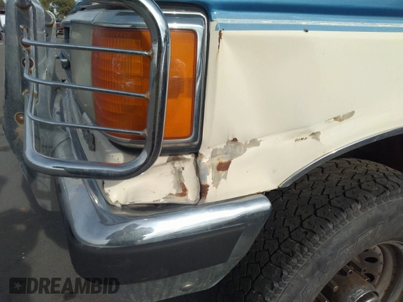 1990 Ford F-250 with VIN 1FTHX26G2LKA30043, listed as a IAAI auction lot 34569128 with 31,439 mi miles and . Bid and sale history available at DreamBid. Image 6.