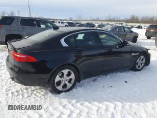 2017 Jaguar XE 25t z VIN SAJAR4BG0HA977089, wystawiony jako Copart lot #42063545 z przebiegiem 118 209 mil mil oraz Czysty tytuł • Clean title. Historia ofert i sprzedaży dostępna na DreamBid. Obrazek 3.