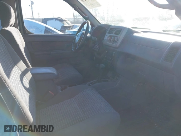 2001 Nissan Xterra XE with VIN 5N1ED28Y71C583582, listed as a IAAI auction lot 41457210 with 262,312 mi miles and . Bid and sale history available at carsss.com. Image 5.