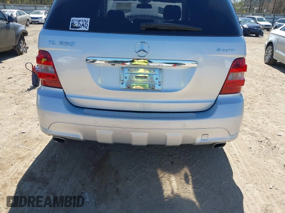 2008 Mercedes-Benz M 550 with VIN 4JGBB72E38A358537, listed as a IAAI auction lot 41822310 with 174,720 mi miles and . Bid and sale history available at carsss.com. Image 6.