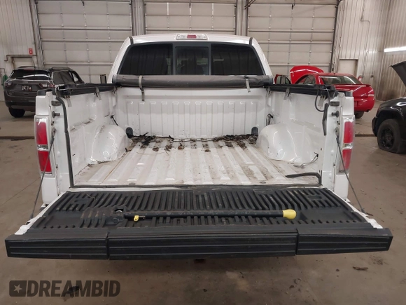 2012 Ford F-150 XL z VIN 1FTFW1CT7CFA05296, wystawiony jako IAAI lot #41976855 z przebiegiem 220 071 mil mil oraz . Historia ofert i sprzedaży dostępna na DreamBid. Obrazek 17.