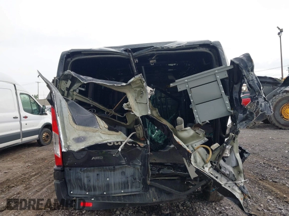 2022 Ford Transit z VIN 1FTYE2Y88NKA08465, wystawiony jako IAAI lot #42387552 z przebiegiem 90 951 mil mil oraz . Historia ofert i sprzedaży dostępna na DreamBid. Obrazek 16.