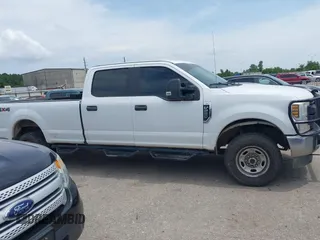 2018 Ford F-250 XL z VIN 1FT7W2B60JEC59800, wystawiony jako IAAI lot #42458664 z przebiegiem 198 245 mil mil oraz . Historia ofert i sprzedaży dostępna na DreamBid. Obrazek 13.