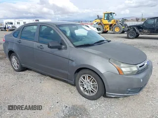 2011 Ford Focus SE with VIN 1FAHP3FN9BW152187, listed as a IAAI auction lot 41771930 with 170,152 mi miles. Bid and sale history available at carsss.com. Image 1.