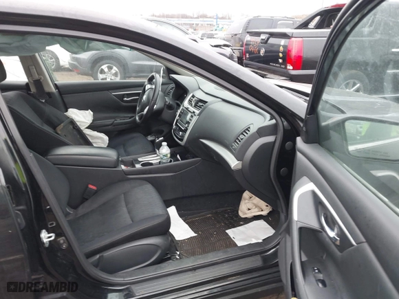 2018 Nissan Altima 2.5 SL with VIN 1N4AL3AP5JC208275, listed as a IAAI auction lot 41368381 with 203,439 mi miles. Bid and sale history available at carsss.com. Image 5.