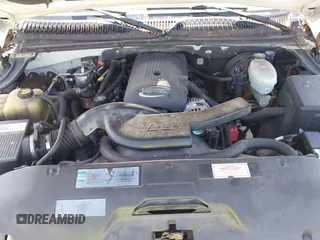 2003 Chevrolet Suburban LT z VIN 3GNFK16Z33G308805, wystawiony jako IAAI lot #42612393 z przebiegiem 205 213 mil mil oraz . Historia ofert i sprzedaży dostępna na DreamBid. Obrazek 10.
