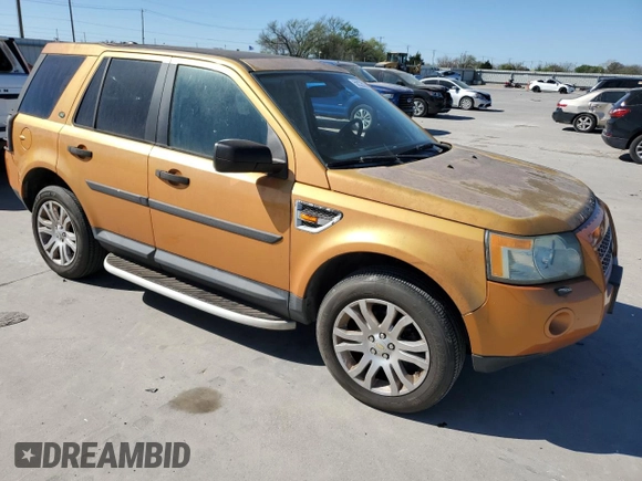 2008 Land Rover LR2 SE z VIN SALFS24N58H020563, wystawiony jako Copart lot #50222525 z przebiegiem Nie podano mil oraz Czysty tytuł • Clean title. Historia ofert i sprzedaży dostępna na DreamBid. Obrazek 4.
