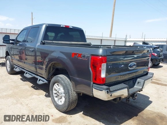 2017 Ford F-250 Lariat z VIN 1FT7W2BT9HEB28607, wystawiony jako IAAI lot #42508413 z przebiegiem 101 057 mil mil oraz . Historia ofert i sprzedaży dostępna na DreamBid. Obrazek 3.