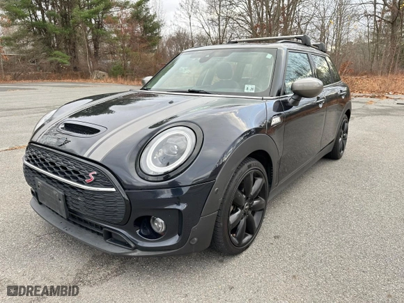2022 MINI Clubman Cooper S with VIN WMWLV7C06N2R30013, listed as a Copart auction lot 82574654 with 182,647 mi miles and Clean Title. Bid and sale history available at carsss.com. Image 2.
