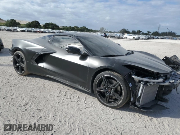 2021 Chevrolet Corvette 2LT with VIN 1G1YB3D44M5125113, listed as a Copart auction lot 84239914 with 7,639 mi miles and Salvage Title. Bid and sale history available at carsss.com. Image 4.